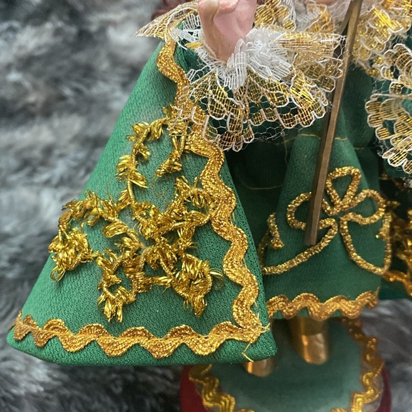 VTG Infant Of Prague Santo Nino Doll Statue on Wood Carved Base - Picture 7 of 16